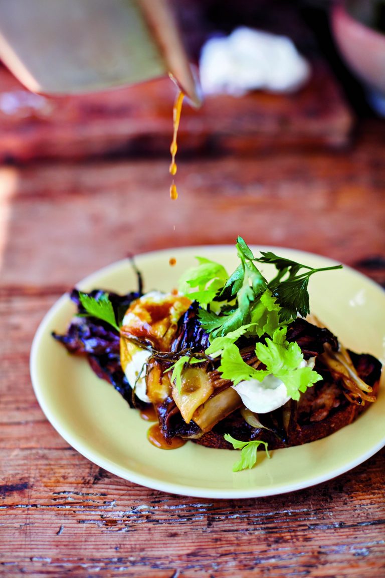 bruschetta met burrata, witlof en selderij